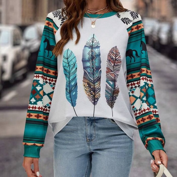 🌵Aztec Feather Print Raglan Sleeve Top - Picture 12 of 16